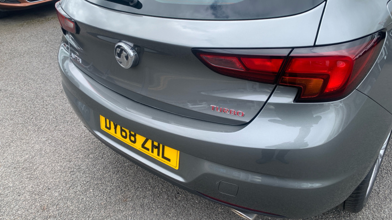 Vauxhall Astra 1.6T 16V 200 Elite Nav 5dr Petrol Hatchback